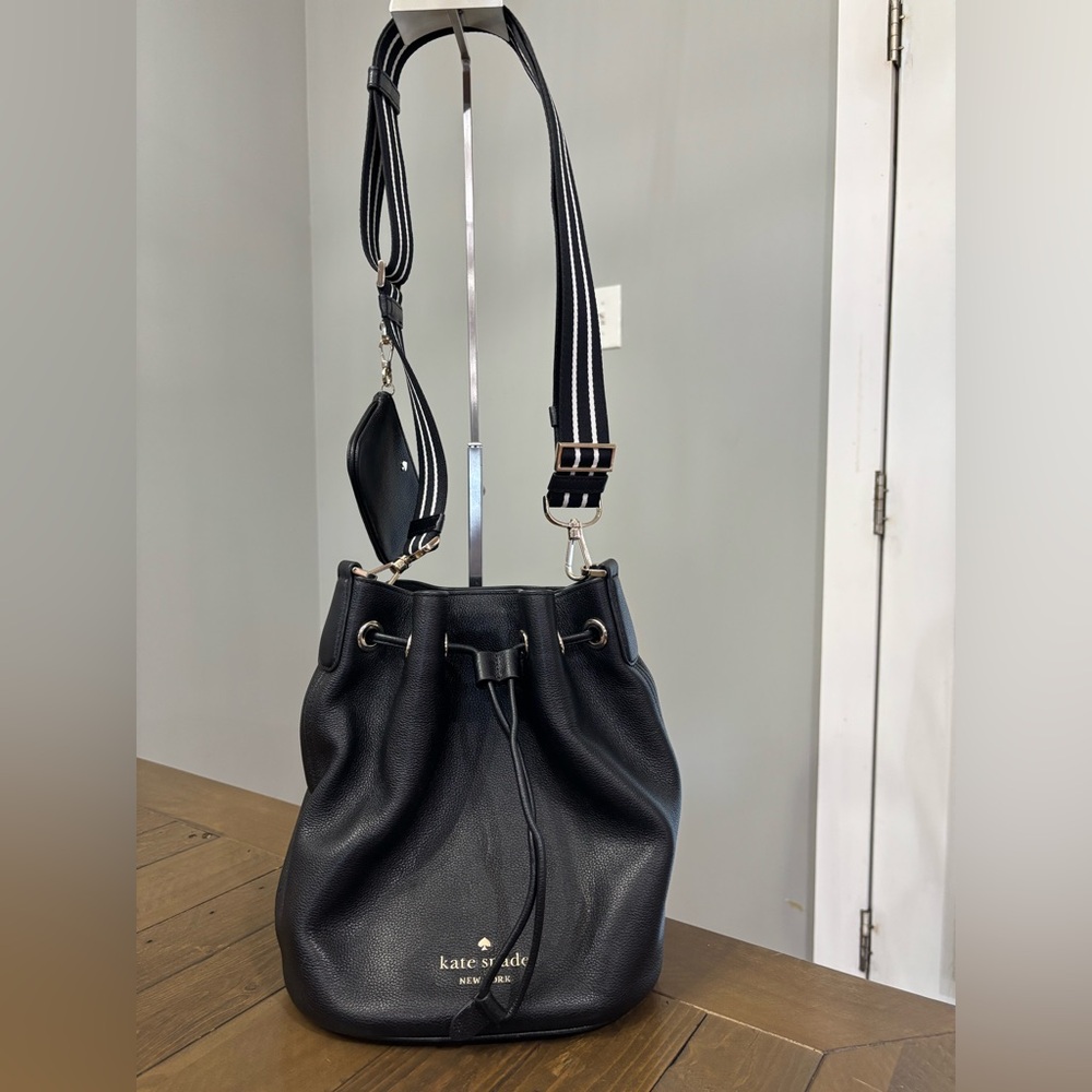 Kate Spade Rosie Bucket Bag in Black Pebbled Leather w/ Detachable Coin Purse - Picture 2 of 14